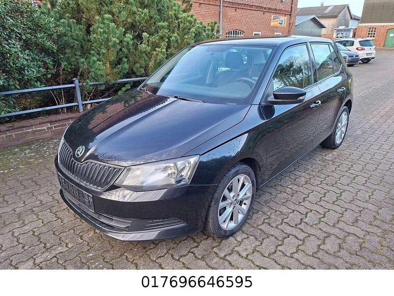 Gebraucht Skoda Fabia Ambition 60 PS (44 kW) 2015 Schwarz Kleinwagen