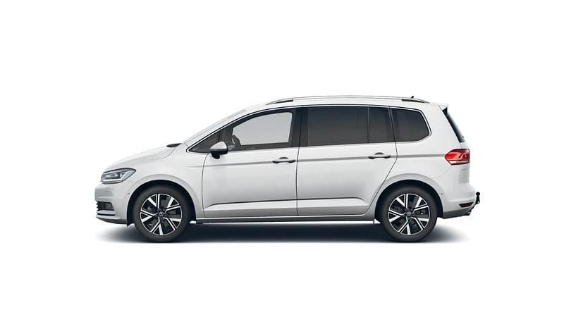 Gebraucht VW Touran Highline 150 PS (110 kW) 2022 Weiß Van / Kleinbus