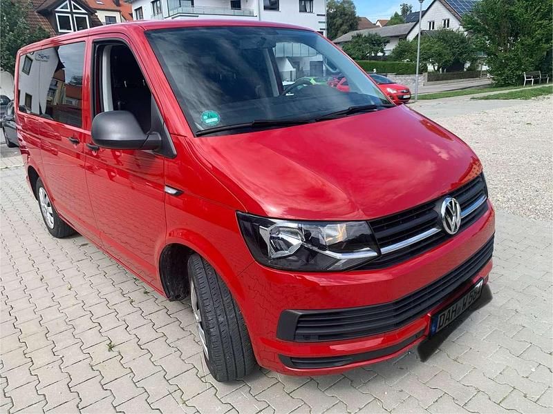 Gebraucht VW Multivan 150 PS (110 kW) 2019 Rot Van