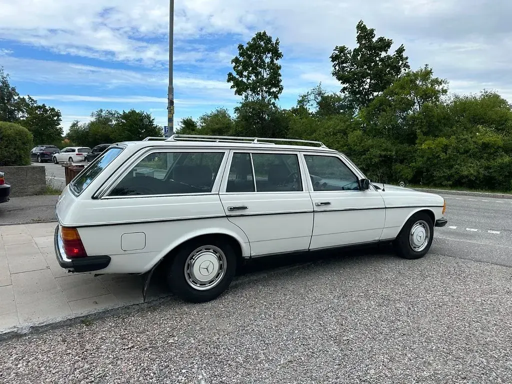 Gebraucht Mercedes 200 110 PS (80 kW) 1985 Weiß Limousine