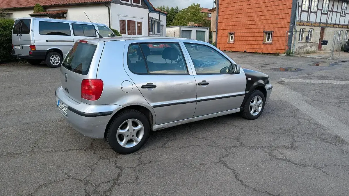 Gebraucht VW Polo 65 PS (47 kW) 2001 Silber Kleinwagen