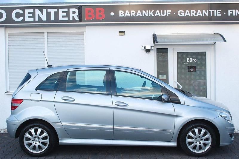 Gebraucht Mercedes B180 109 PS (80 kW) 2007 Silber Van / Kleinbus