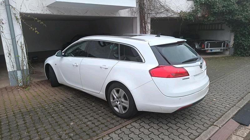 Gebraucht Opel Insignia 163 PS (119 kW) 2013 Weiß Kombi