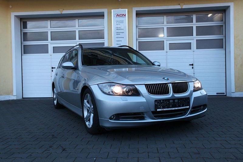 Gebraucht BMW 330 Sport Line 231 PS (169 kW) 2008 Silber Kombi