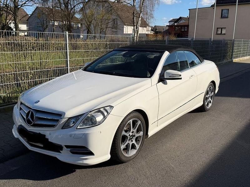Gebraucht Mercedes E200 AMG 184 PS (135 kW) 2013 Weiß Cabrio