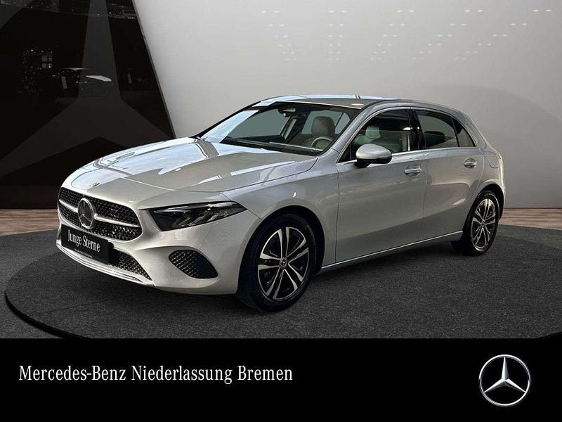 Silber Gebraucht 2024 Mercedes A180 Advanced Limousine | 26.890 € (Guter Preis) - Bild 1/3