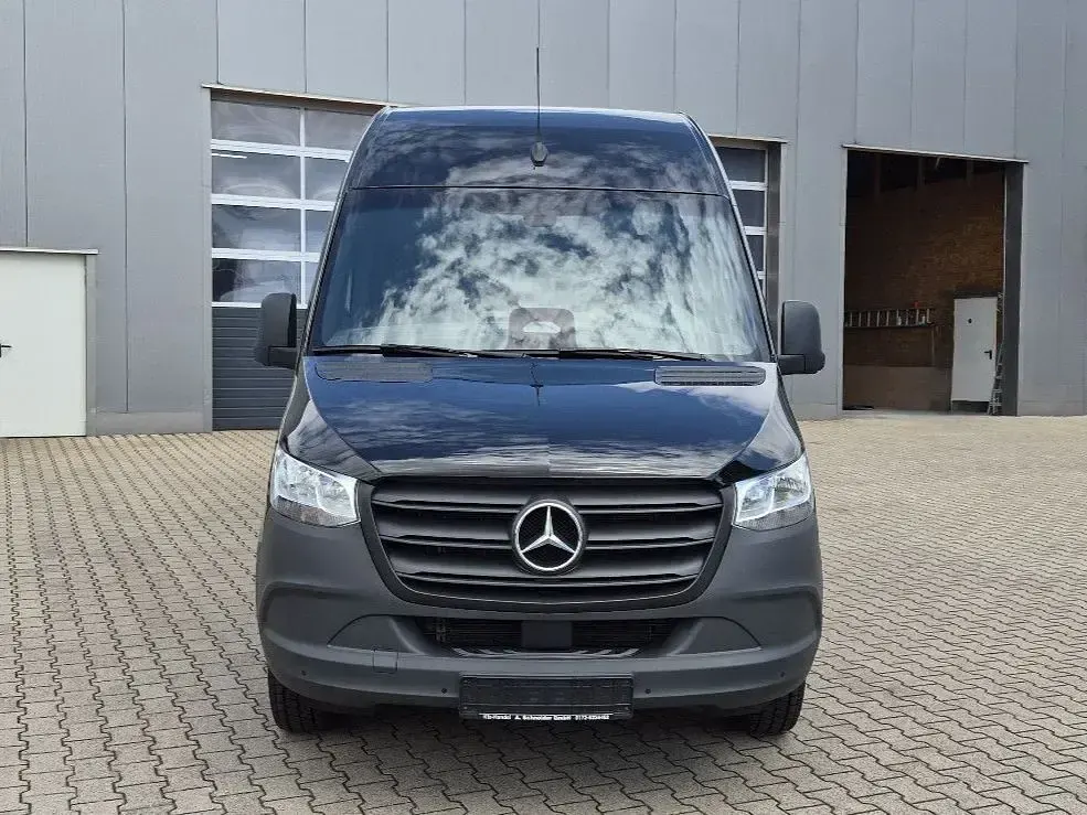 Gebraucht Mercedes Sprinter 170 PS (125 kW) 2025 Schwarz Van