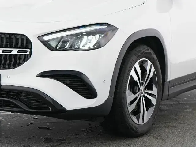 Gebraucht Mercedes GLA180 Progressive 136 PS (100 kW) 2026 Weiß SUV