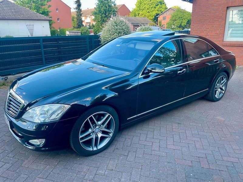 Schwarz Gebraucht 2009 Mercedes S500 Limousine | 15.500 € - Bild 1/4