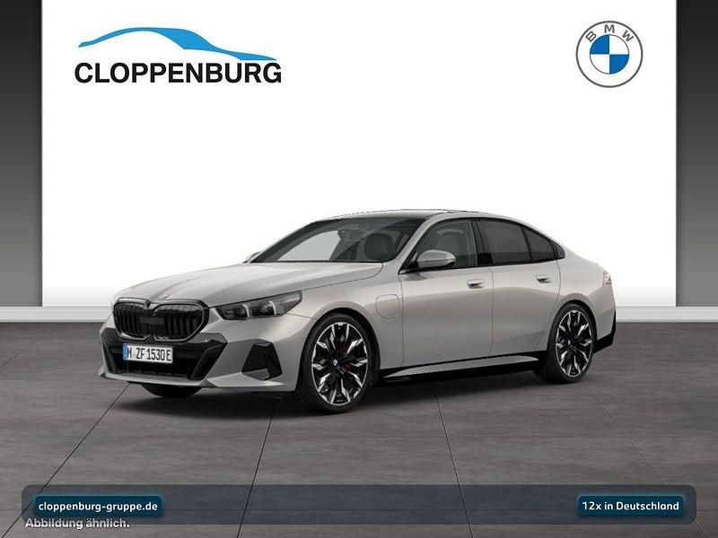 Grau Neu 2025 BMW 530e Performance Limousine | 73.890 € - Bild 1/3