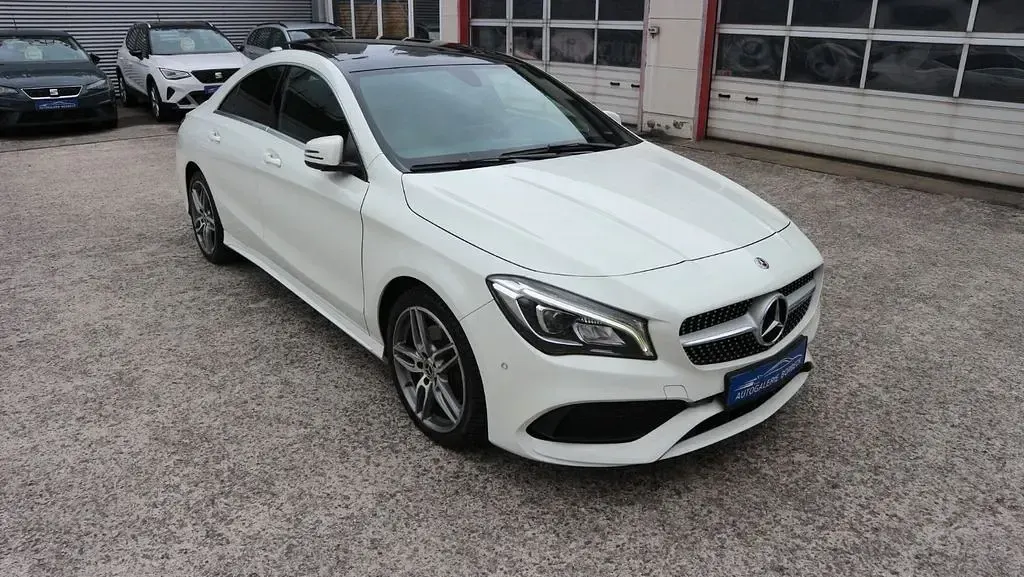 Gebraucht Mercedes CLA220 AMG line 184 PS (135 kW) 2018 Weiß Coupé