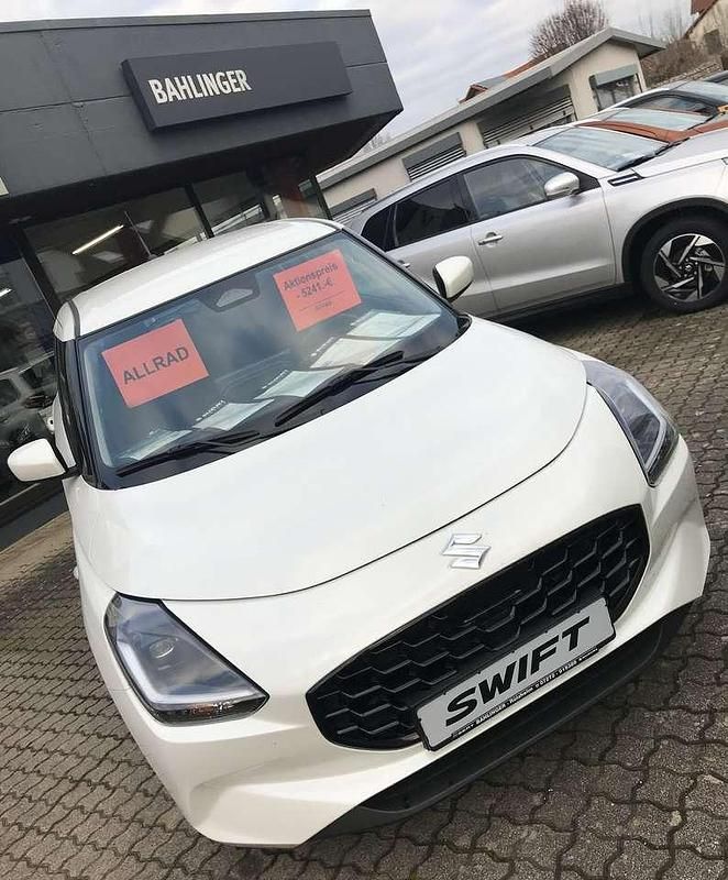 Neu Suzuki Swift 83 PS (61 kW) 2025 Pure white pearl metallic Kleinwagen