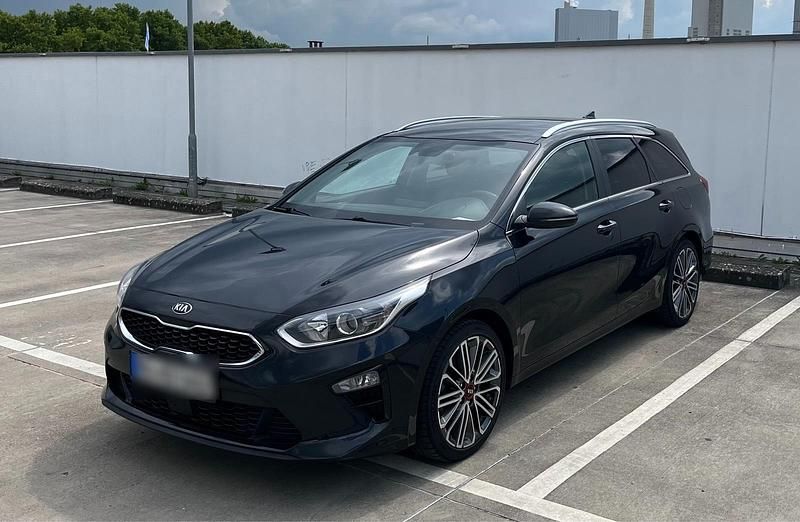 Schwarz Gebraucht 2020 Kia Ceed Sportswagon 2 Kombi | 15.249 € (Fairer Preis) - Bild 1/4