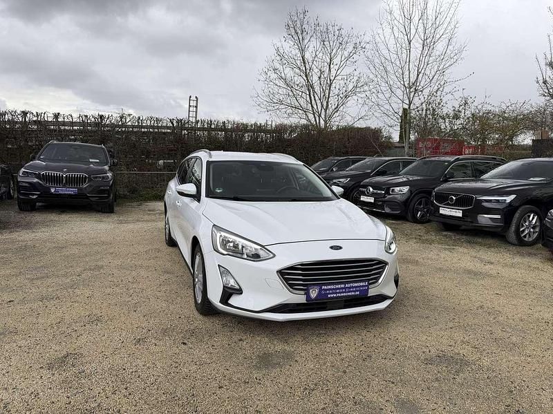 Gebraucht Ford Focus Cool & Connect 120 PS (88 kW) 2019 Frozen white Kombi