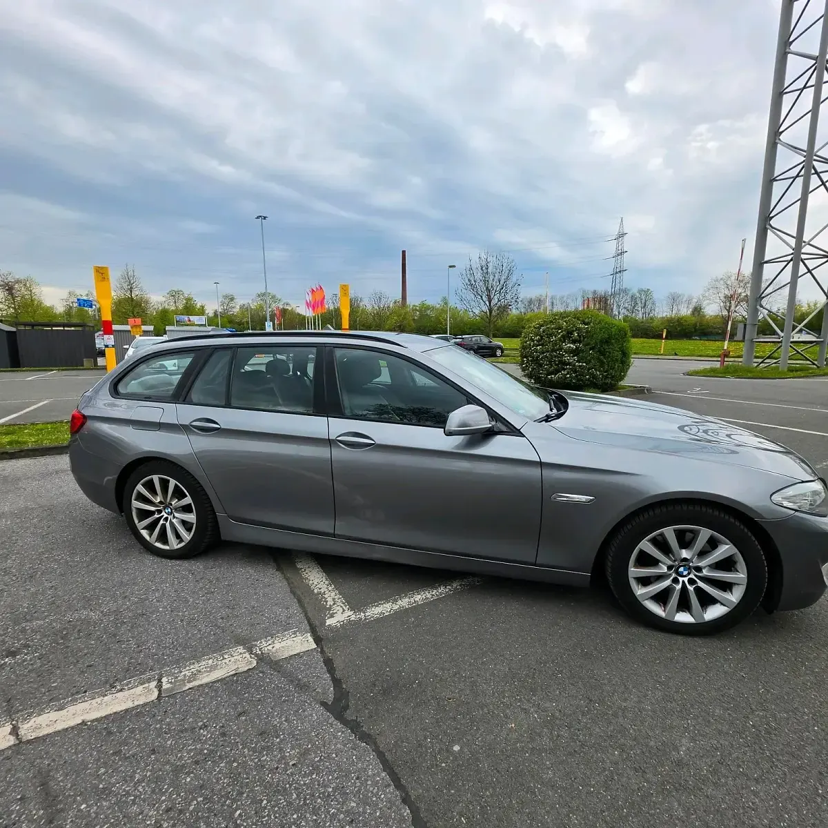 Gebraucht BMW 520 190 PS (139 kW) 2012 Grau Kombi