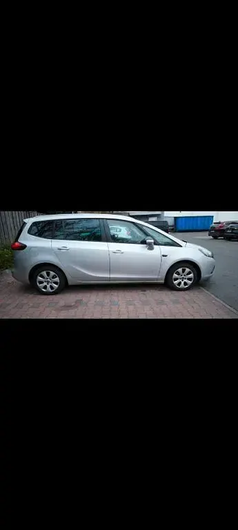 Gebraucht Opel Zafira Innovation 140 PS (102 kW) 2016 Silber Van / Kleinbus