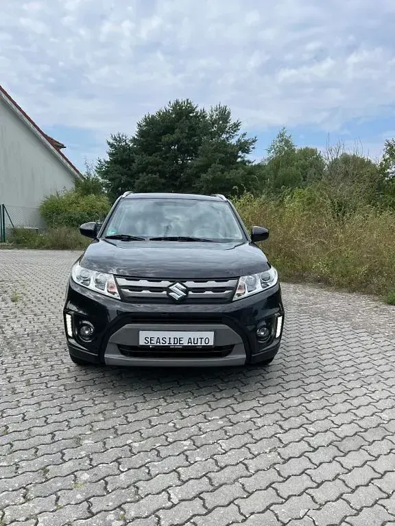 Gebraucht Suzuki Vitara Club 120 PS (88 kW) 2018 Schwarz SUV
