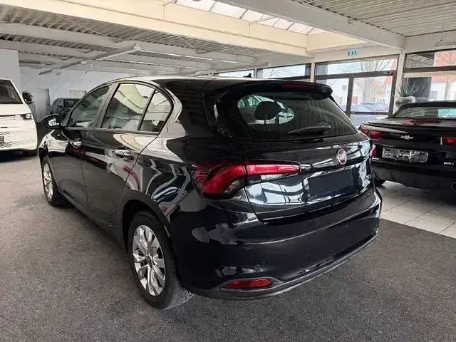 Gebraucht Fiat Tipo Pop 95 PS (69 kW) 2020 Schwarz Limousine