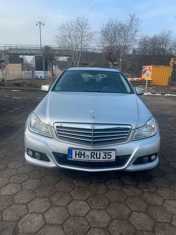 Gebraucht Mercedes C220 Avantgarde Edition 170 PS (125 kW) 2014 Silber Limousine