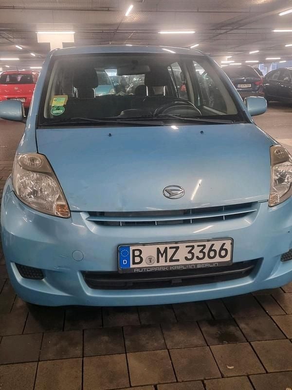 Gebraucht Daihatsu Sirion 69 PS (50 kW) 2009 Blau Kleinwagen