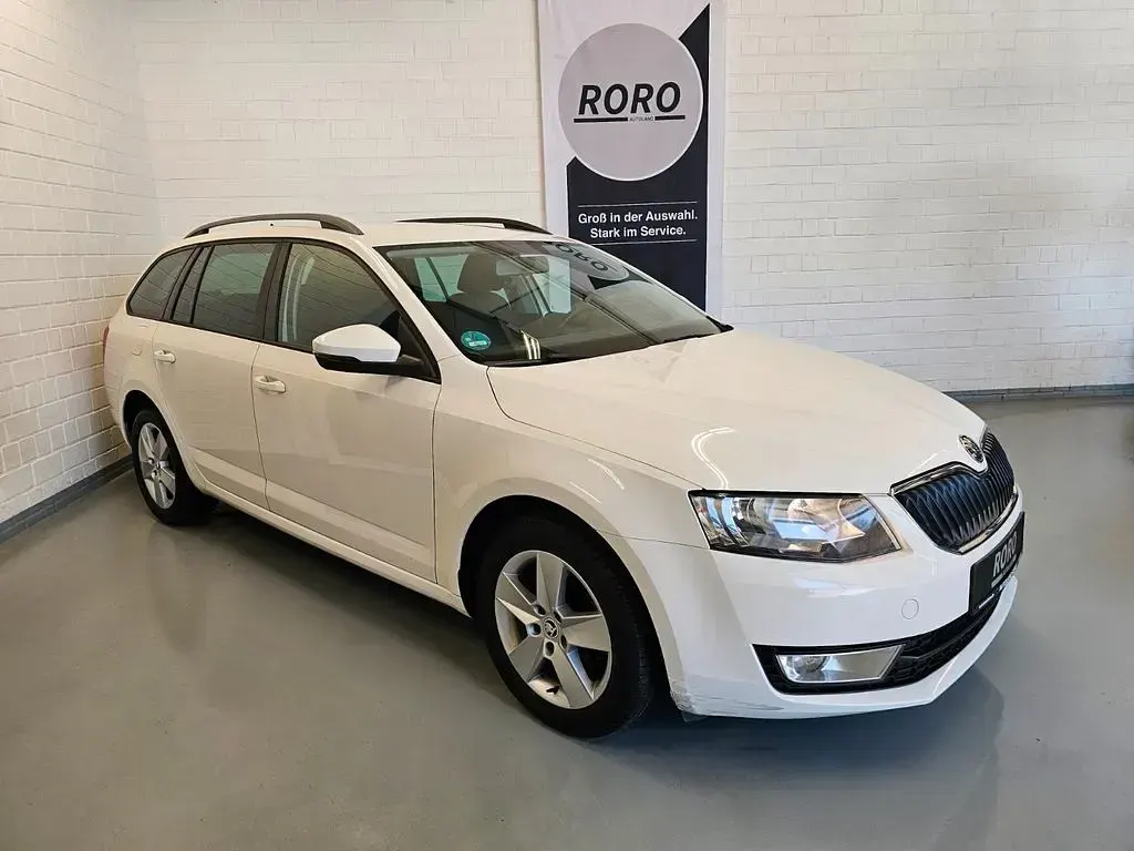 Gebraucht Skoda Octavia Ambition 105 PS (77 kW) 2015 Weiß Kombi