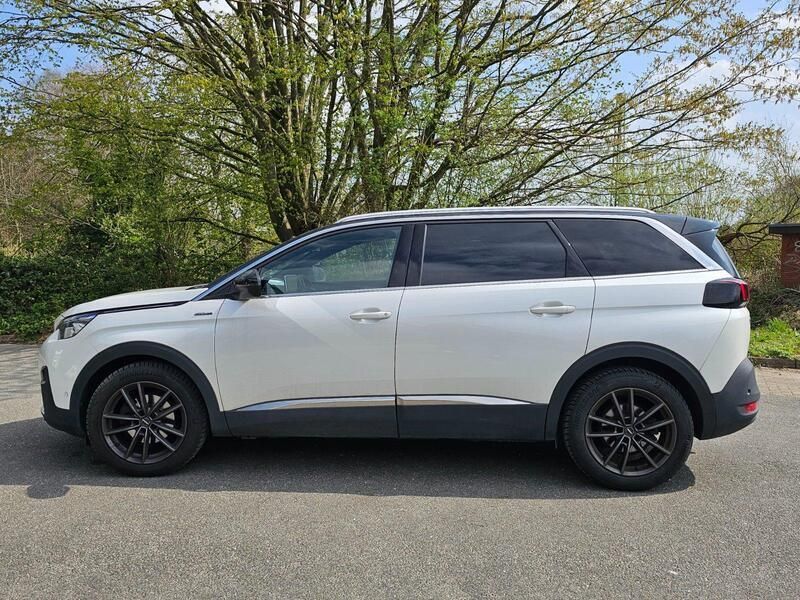 Weiß Gebraucht 2018 Peugeot 5008 GT-line Van / Kleinbus | 20.999 € (Teuer) - Bild 1/4