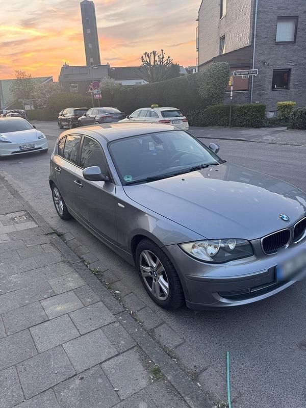 Gebraucht BMW 118 116 PS (85 kW) 2010 Grau Kleinwagen