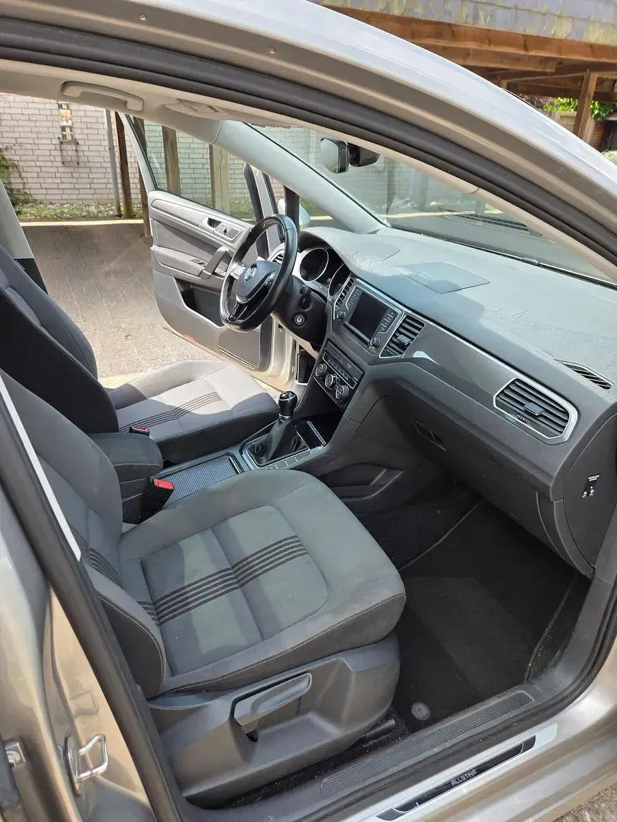 Gebraucht VW Golf Sportsvan Allstar 110 PS (80 kW) 2017 Silber Van / Kleinbus