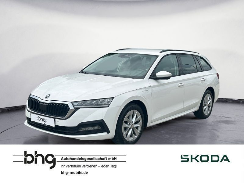 Weiß Gebraucht 2023 Skoda Octavia Ambition Kombi | 26.930 € (Fairer Preis) - Bild 1/4