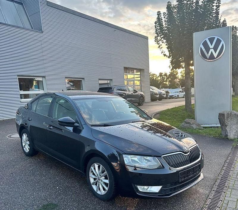 Schwarz Gebraucht 2017 Skoda Octavia Limousine | 8.750 € (Superpreis) - Bild 1/4