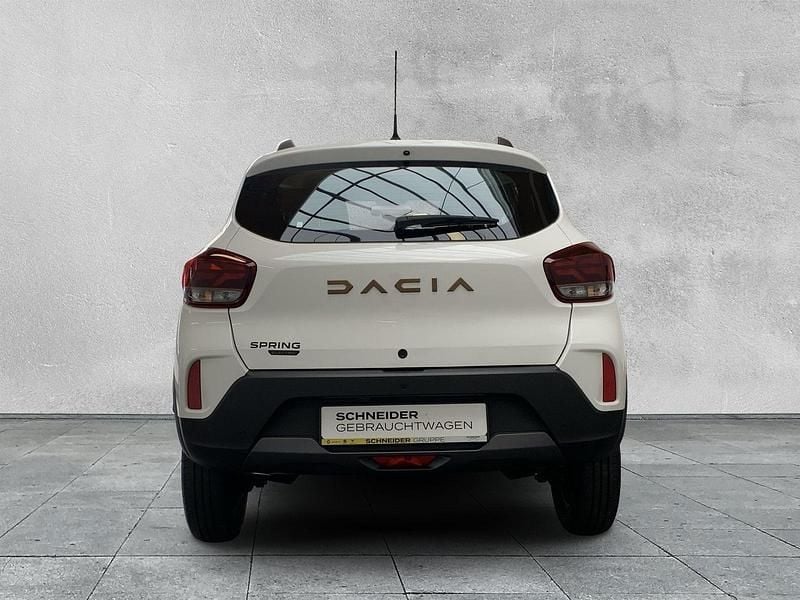 Second-hand Dacia Spring Extreme 47 kW (65 CP) 2023 Alb Hatchback