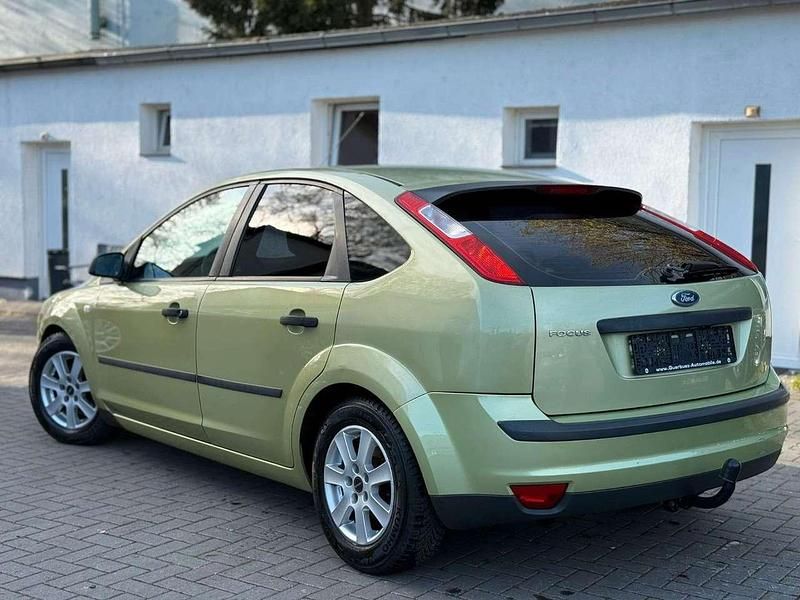 Gebraucht Ford Focus Trend 116 PS (85 kW) 2005 Grün Limousine