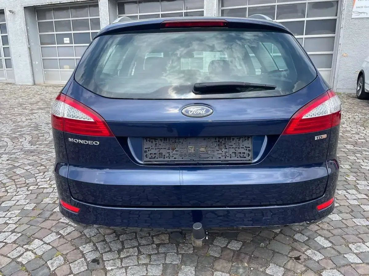 Gebraucht Ford Mondeo Ghia 140 PS (102 kW) 2007 Atlantikblau metallic Kombi