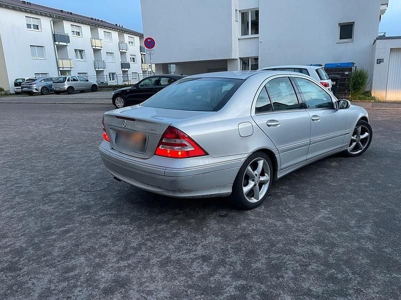 Gebraucht Mercedes C320 224 PS (164 kW) 2006 Silber Limousine