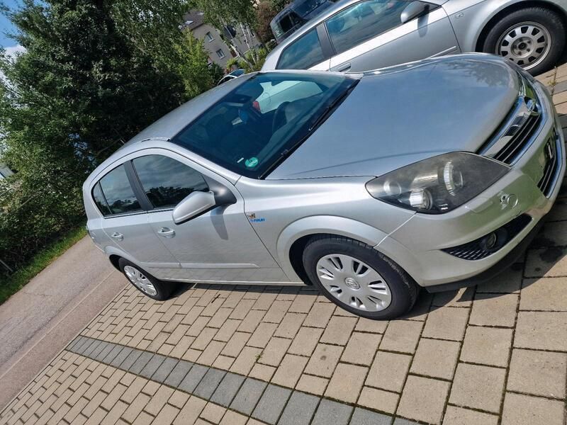 Silber Gebraucht 2008 Opel Astra Kombi | 2.900 € (Guter Preis) - Bild 1/4
