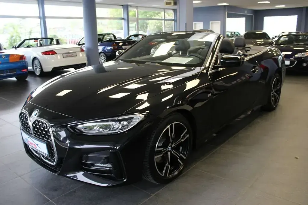 Gebraucht BMW 420 Cabriolet M Sport 184 PS (135 kW) 2023 Saphirschwarz metallic Cabrio