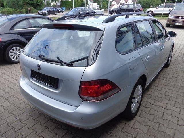 Gebraucht VW Golf VII Business 105 PS (77 kW) 2012 Silber metallic Kombi