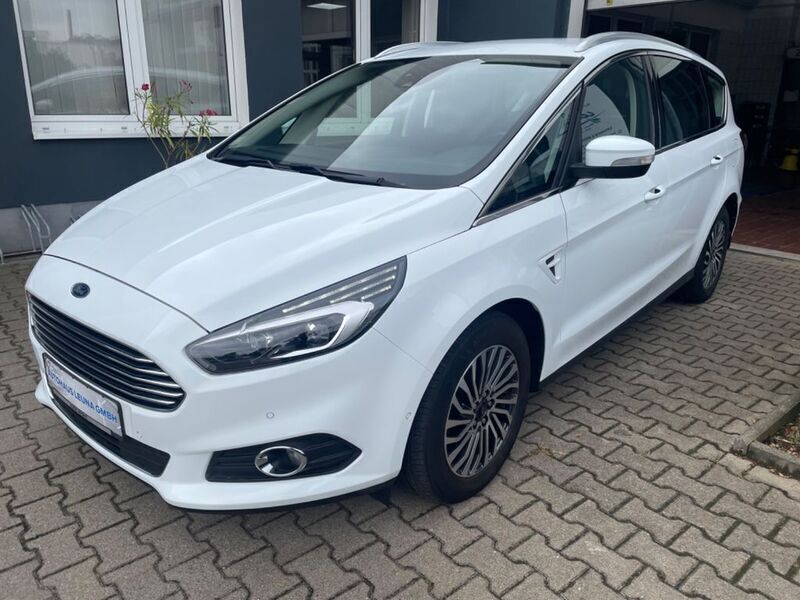 Weiß Gebraucht 2019 Ford S-MAX Titanium Van / Kleinbus | 28.499 € (Etwas zu teuer) - Bild 1/4