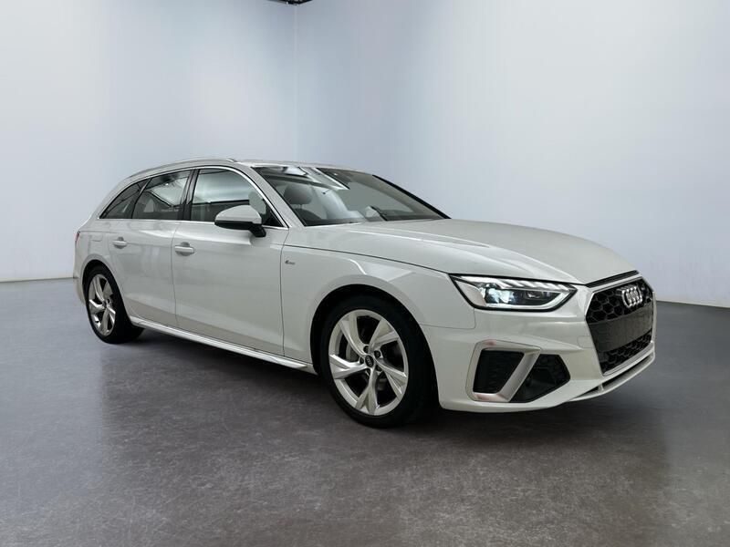 2y gletscher white met. Gebraucht 2024 Audi A4 S-line plus Kombi | 33.659 € (Superpreis) - Bild 1/4