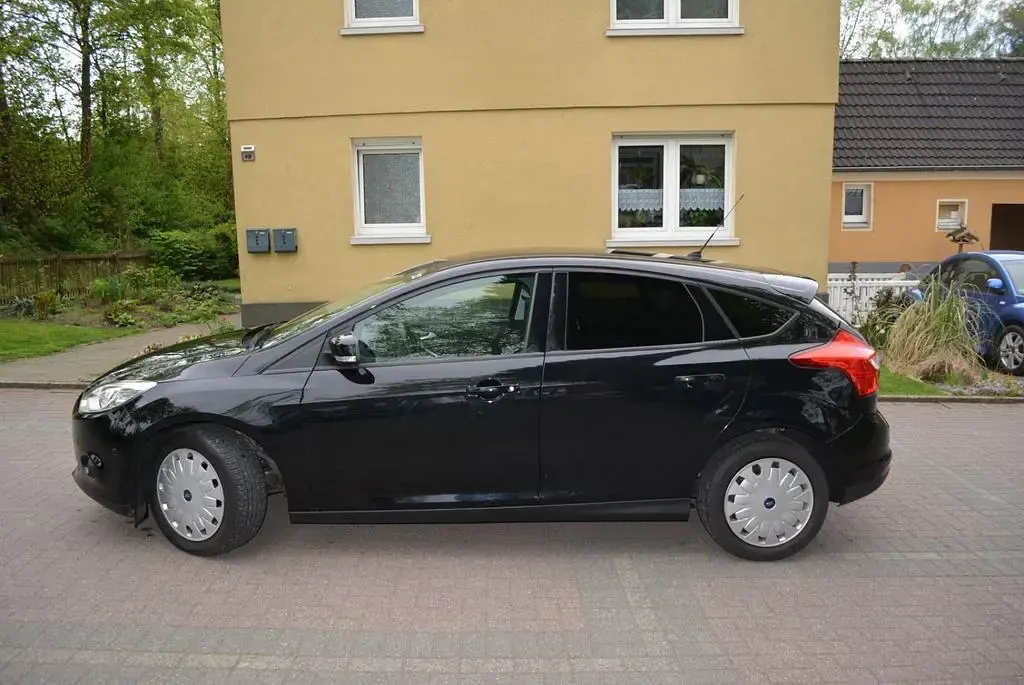 Gebraucht Ford Focus SYNC Edition 101 PS (74 kW) 2014 Schwarz Limousine