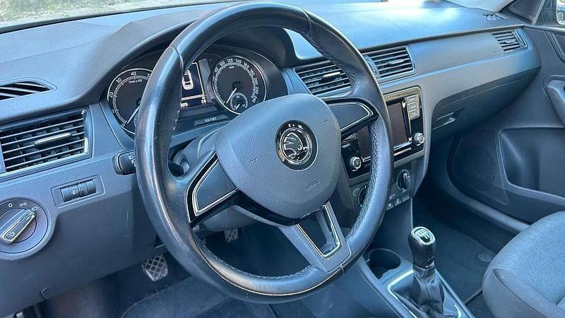 Gebraucht Skoda Rapid Active 90 PS (66 kW) 2018 Grau Kleinwagen