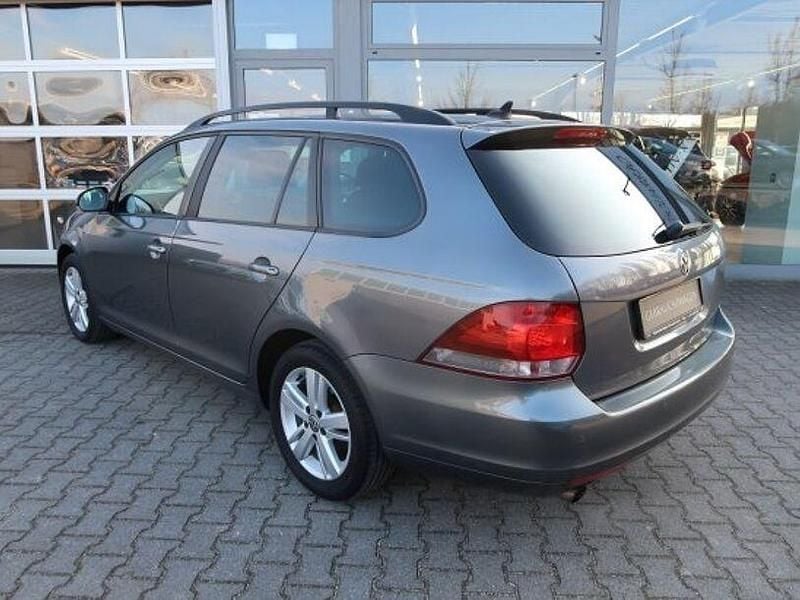 Gebraucht VW Golf VII Match 105 PS (77 kW) 2012 Platinum grey metallic Kombi