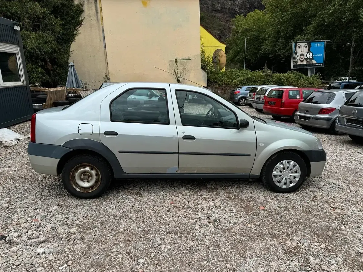 Occasion Dacia Logan 87 ch (63 kW) 2010 Argent Berline