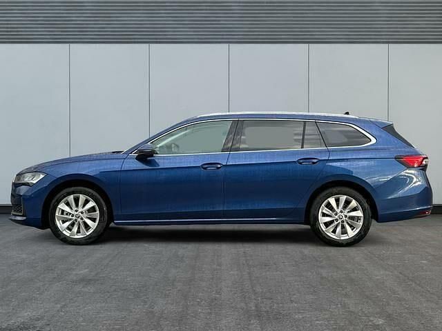 Gebraucht Skoda Superb Selection 150 PS (110 kW) 2024 Atlantikblau metallic Kombi