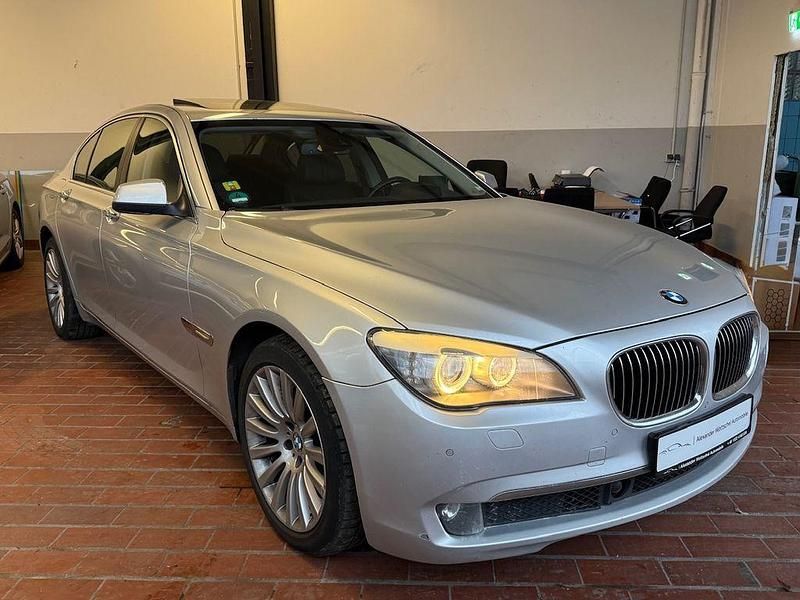Gebraucht BMW 730 245 PS (180 kW) 2009 Silber Limousine