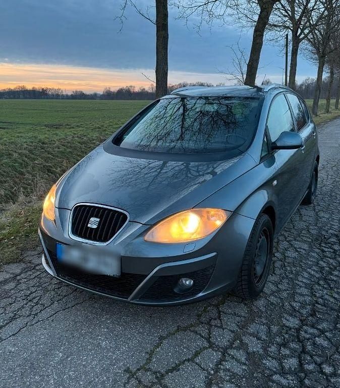 Gebraucht Seat Altea Ecomotive 105 PS (77 kW) 2012 Grau Van / Kleinbus