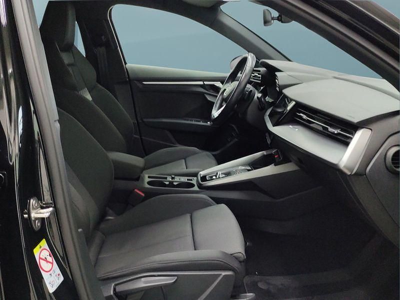 Gebraucht Audi A3 Sportback e-tron 204 PS (150 kW) 2024 Schwarz Kleinwagen