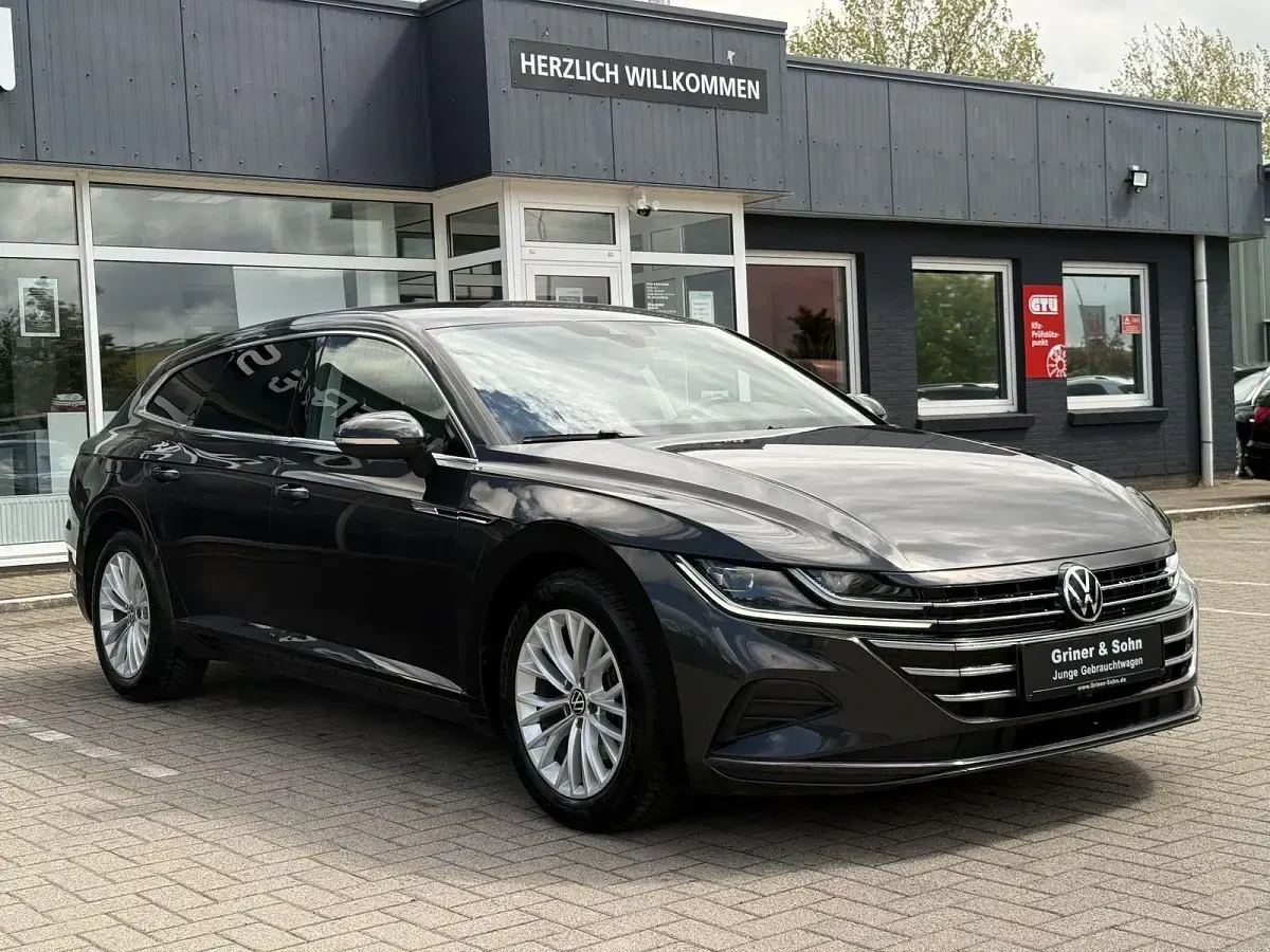 Usata VW Arteon 150 CV (110 kW) 2023 Grigio Station wagon