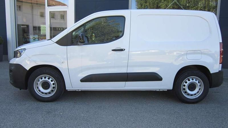 Gebraucht Peugeot E-Partner 100 kW (136 PS) 2023 Weiß Van / Kleinbus