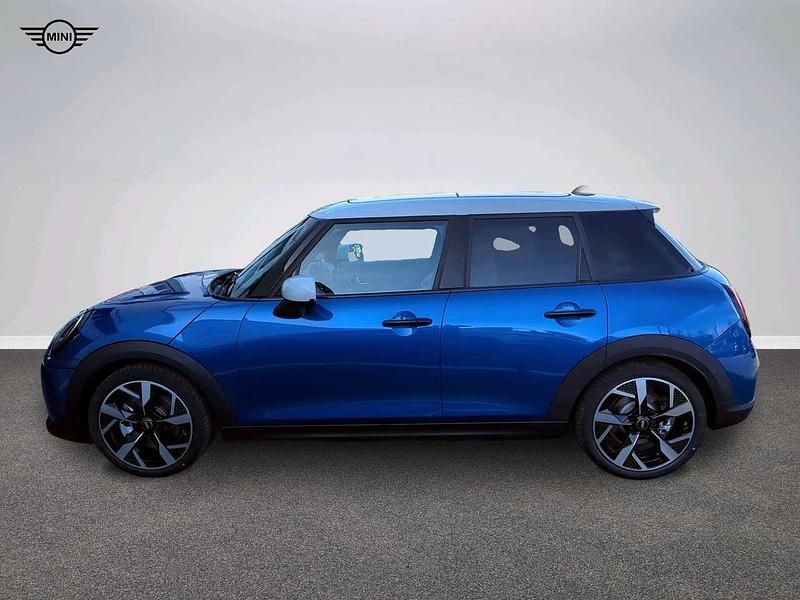Gebraucht Mini Cooper Favoured 156 PS (114 kW) 2024 Blau Kleinwagen